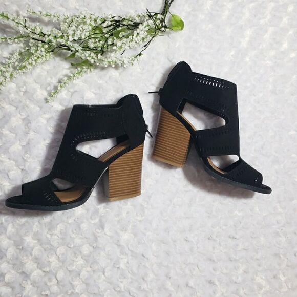 Maurices size 7 heeled bootie - Picture 1 of 2